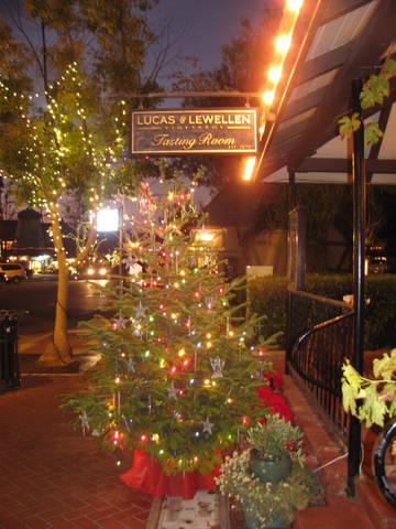 The Lucas & Lewellen Tasting Room at Christmas